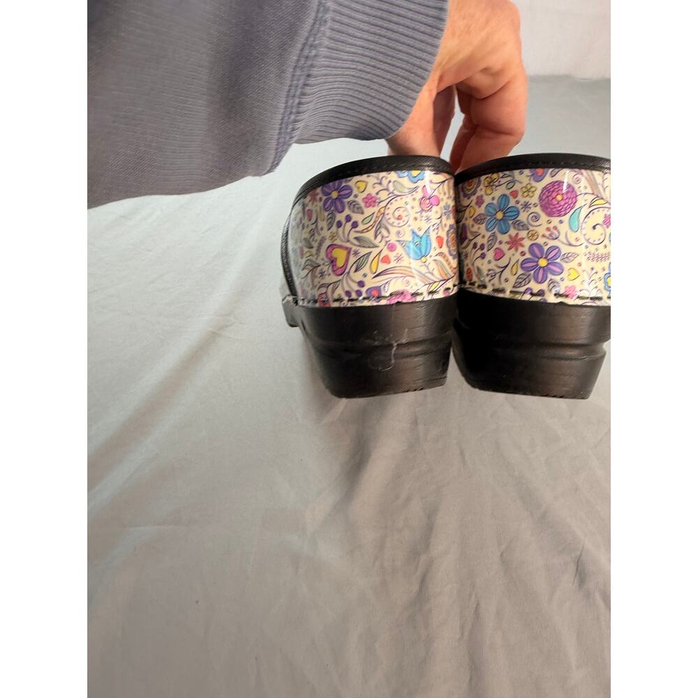 Sanita Floral Patent Leather Clogs women's size 39 - Picture 6 of 8